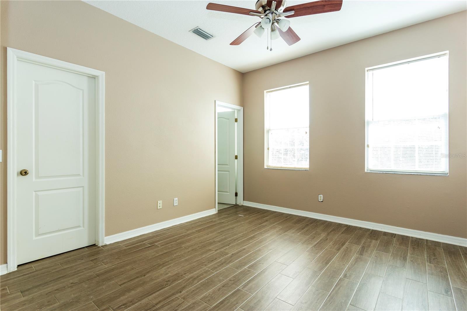 Image 22 of 28 For 13754 Daniels Landing Circle
