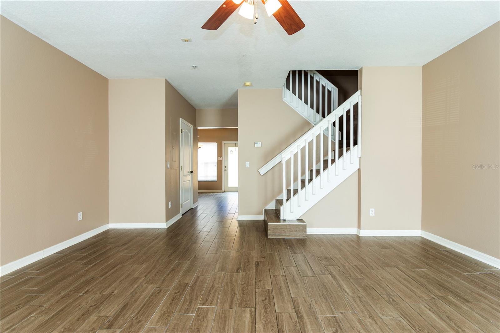 Image 6 of 28 For 13754 Daniels Landing Circle