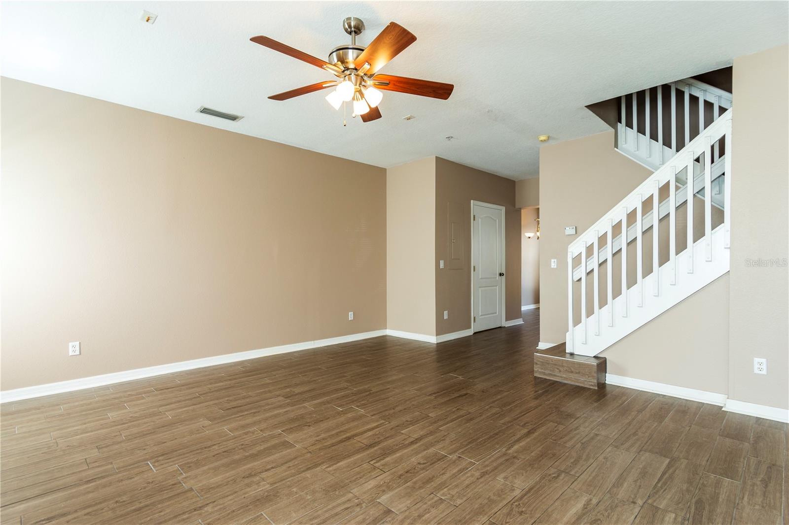 Image 9 of 28 For 13754 Daniels Landing Circle