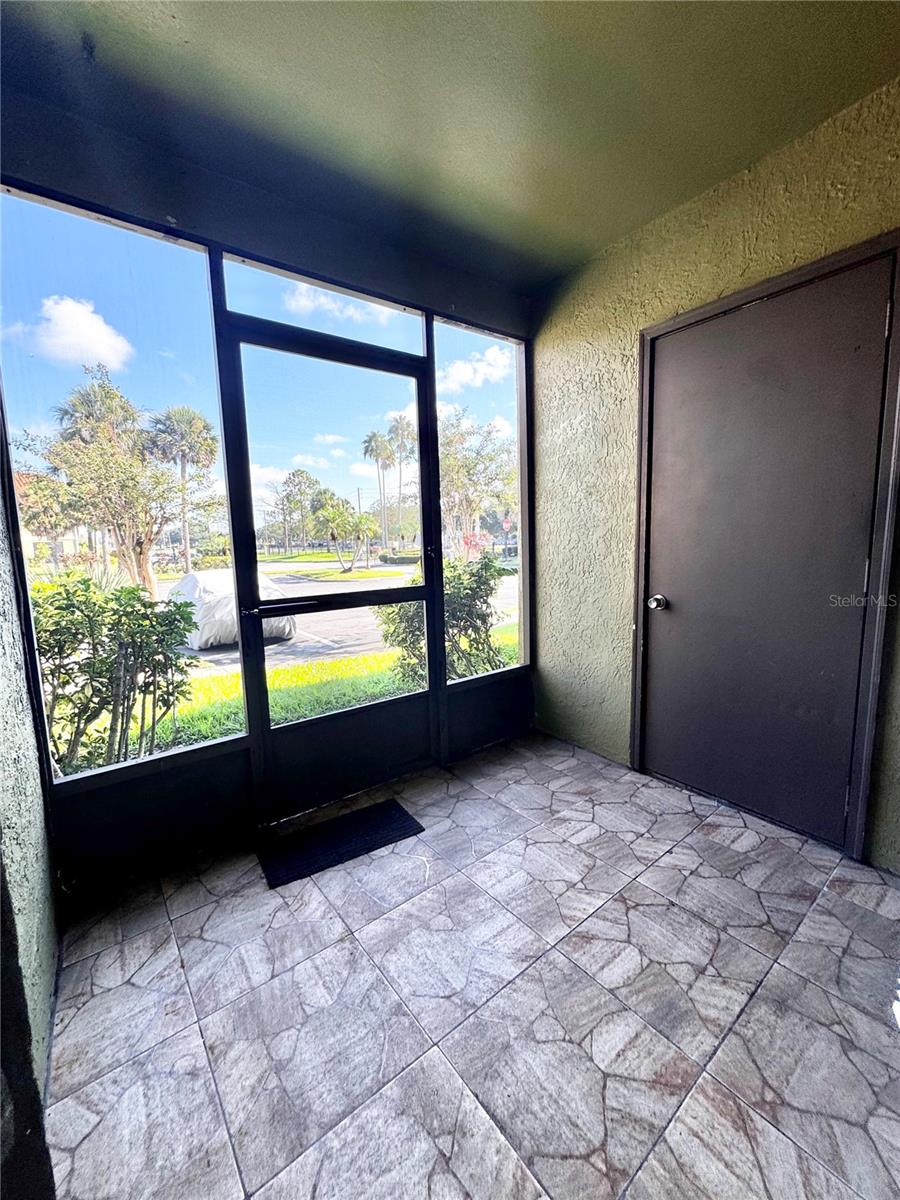 Image 2 of 11 For 429 Fountainhead Circle 122