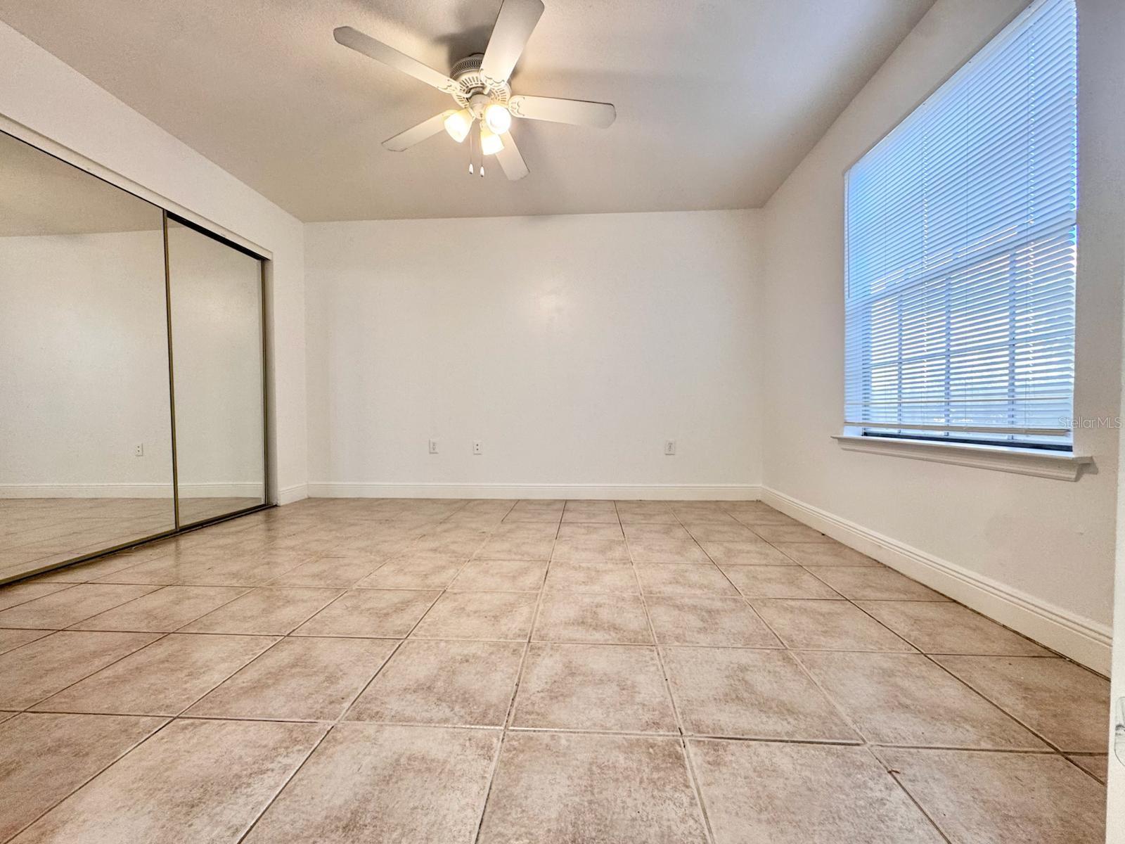 Image 3 of 11 For 429 Fountainhead Circle 122