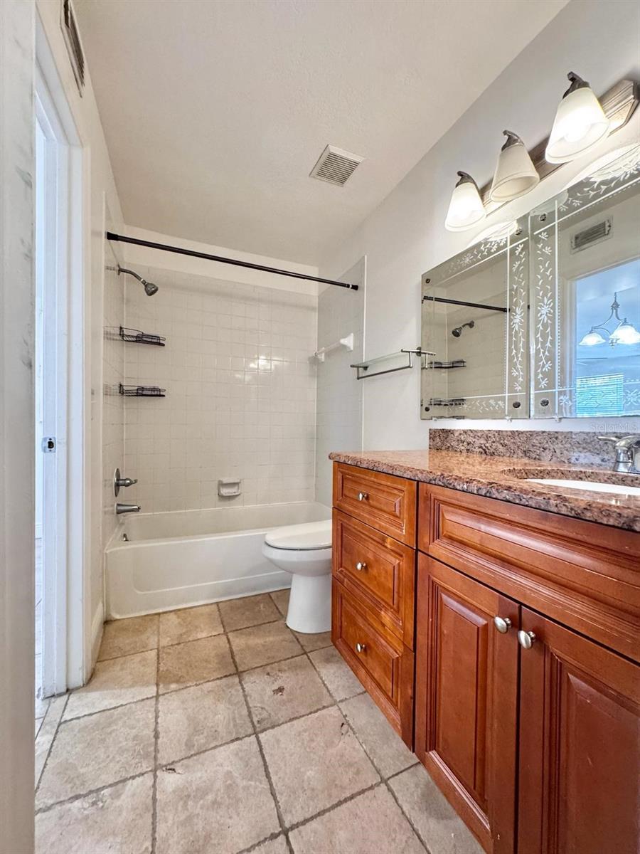 Image 5 of 11 For 429 Fountainhead Circle 122