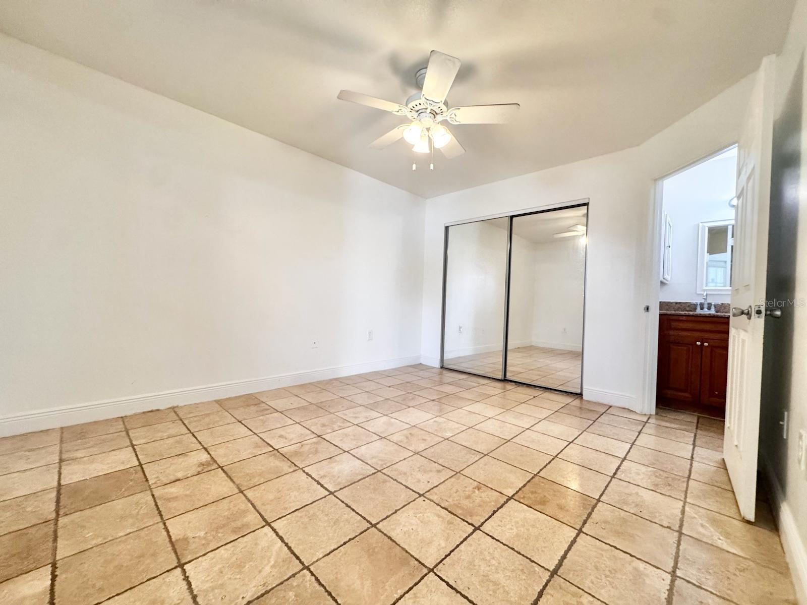 Image 6 of 11 For 429 Fountainhead Circle 122