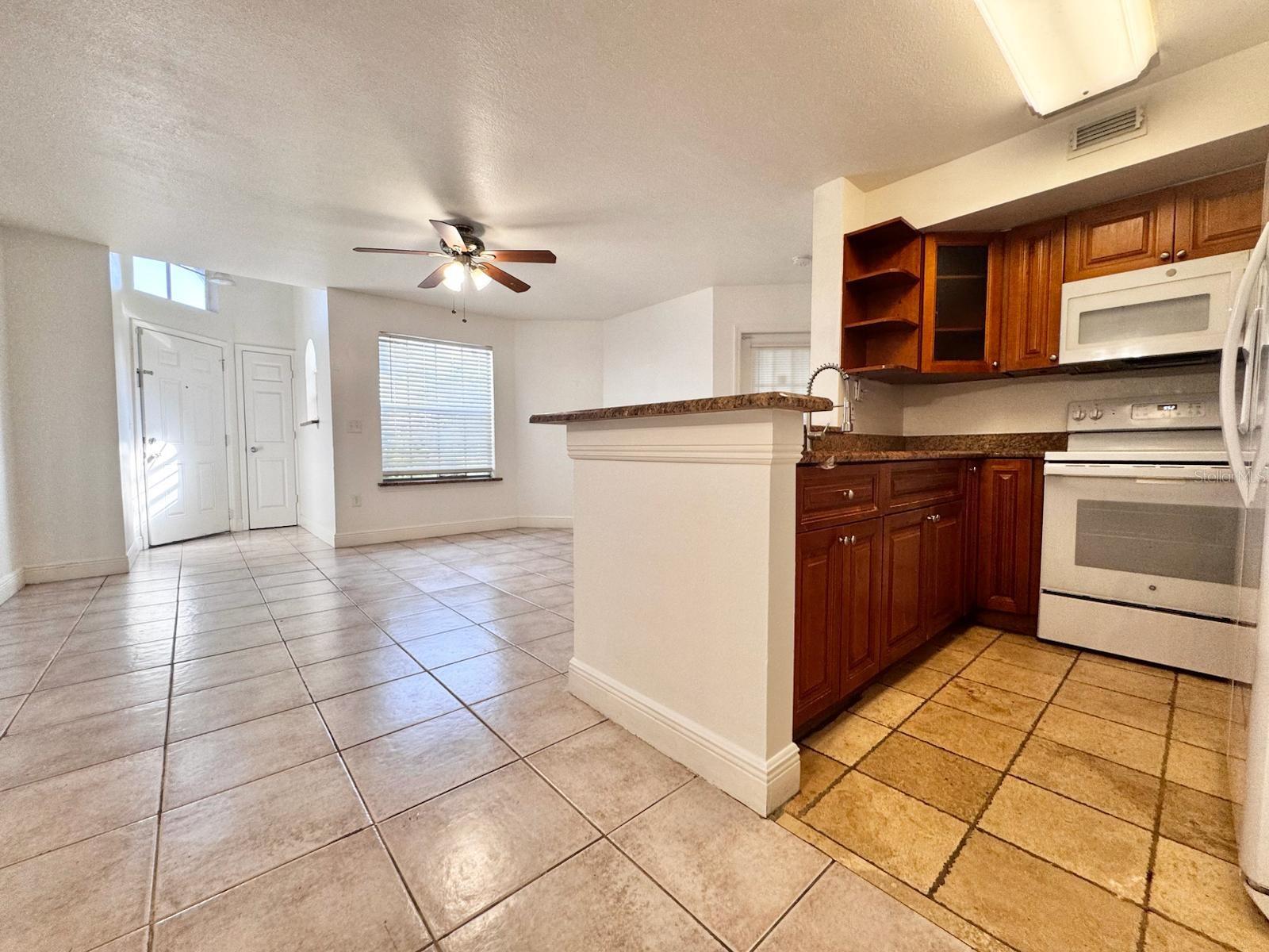 Image 7 of 11 For 429 Fountainhead Circle 122