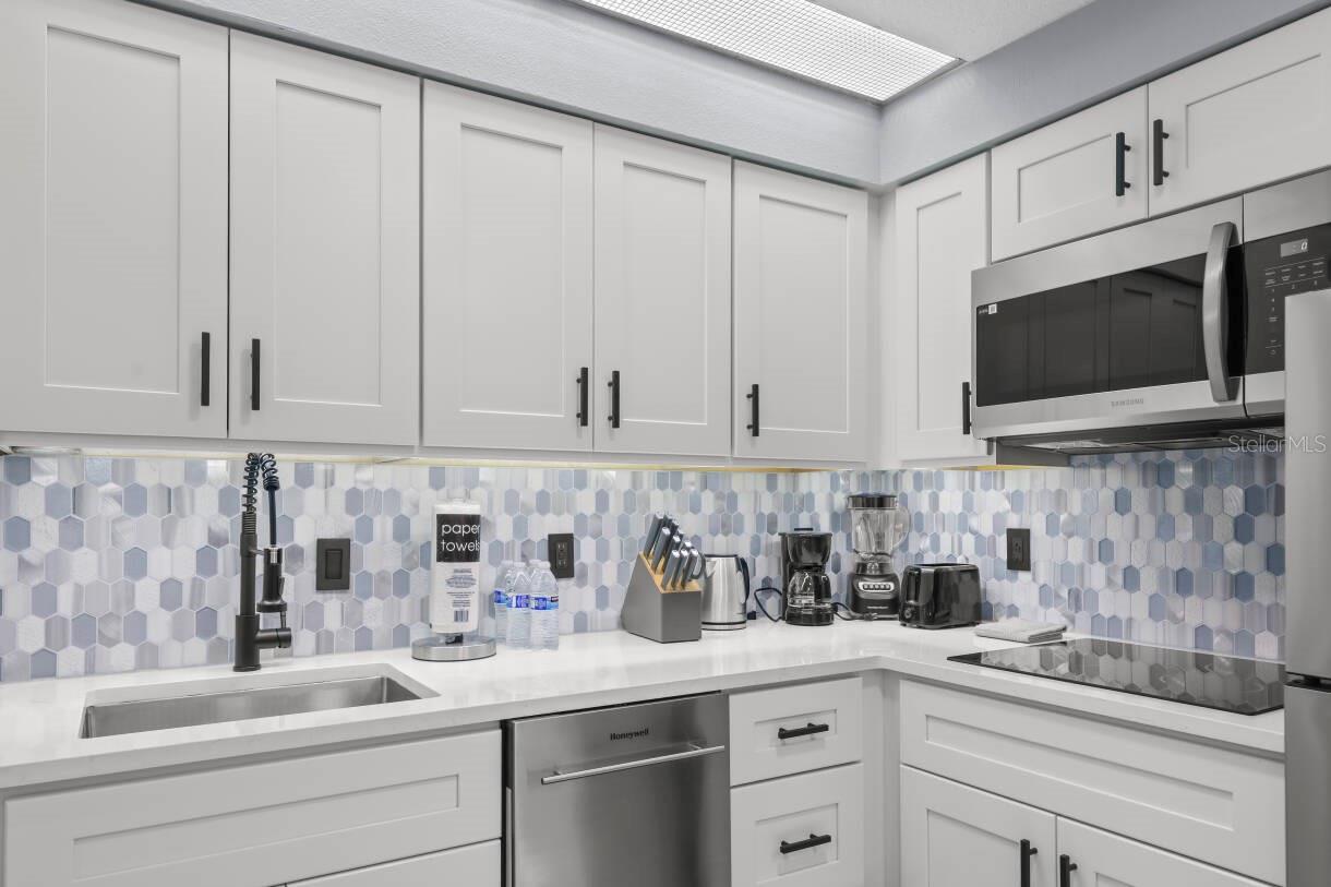 Image 5 of 24 For 7601 Canada Avenue 309
