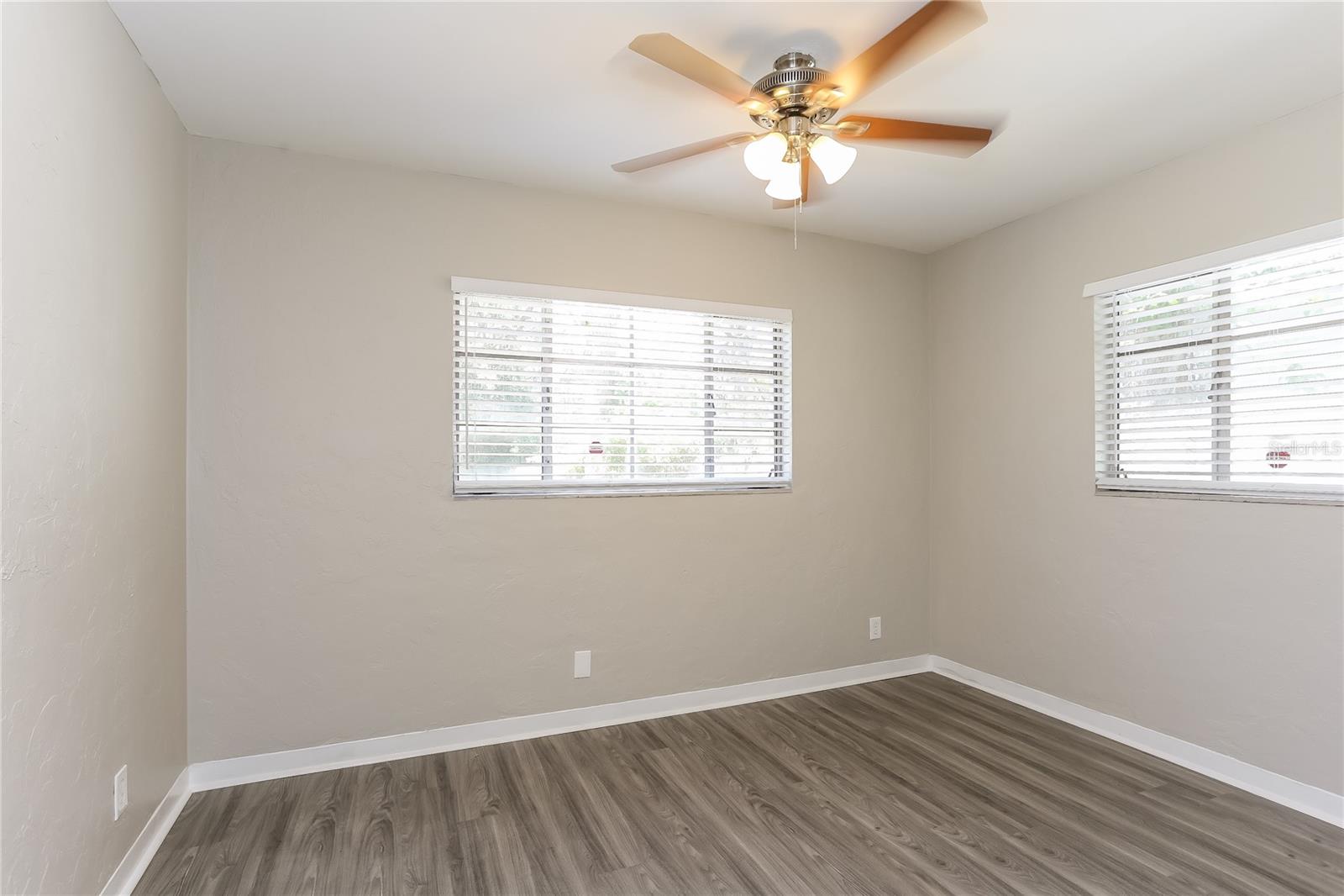 Image 10 of 16 For 2124 Almeria Way S