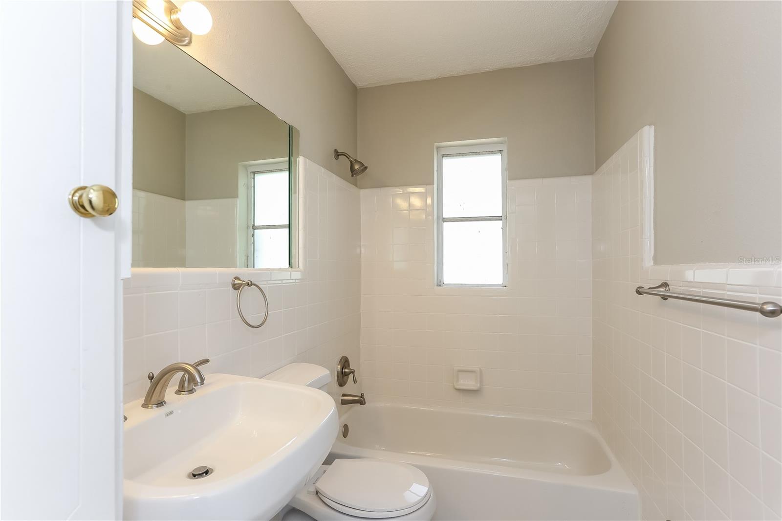 Image 13 of 16 For 2124 Almeria Way S