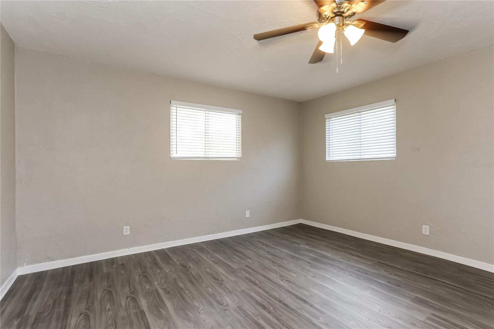 Image 6 of 16 For 2124 Almeria Way S