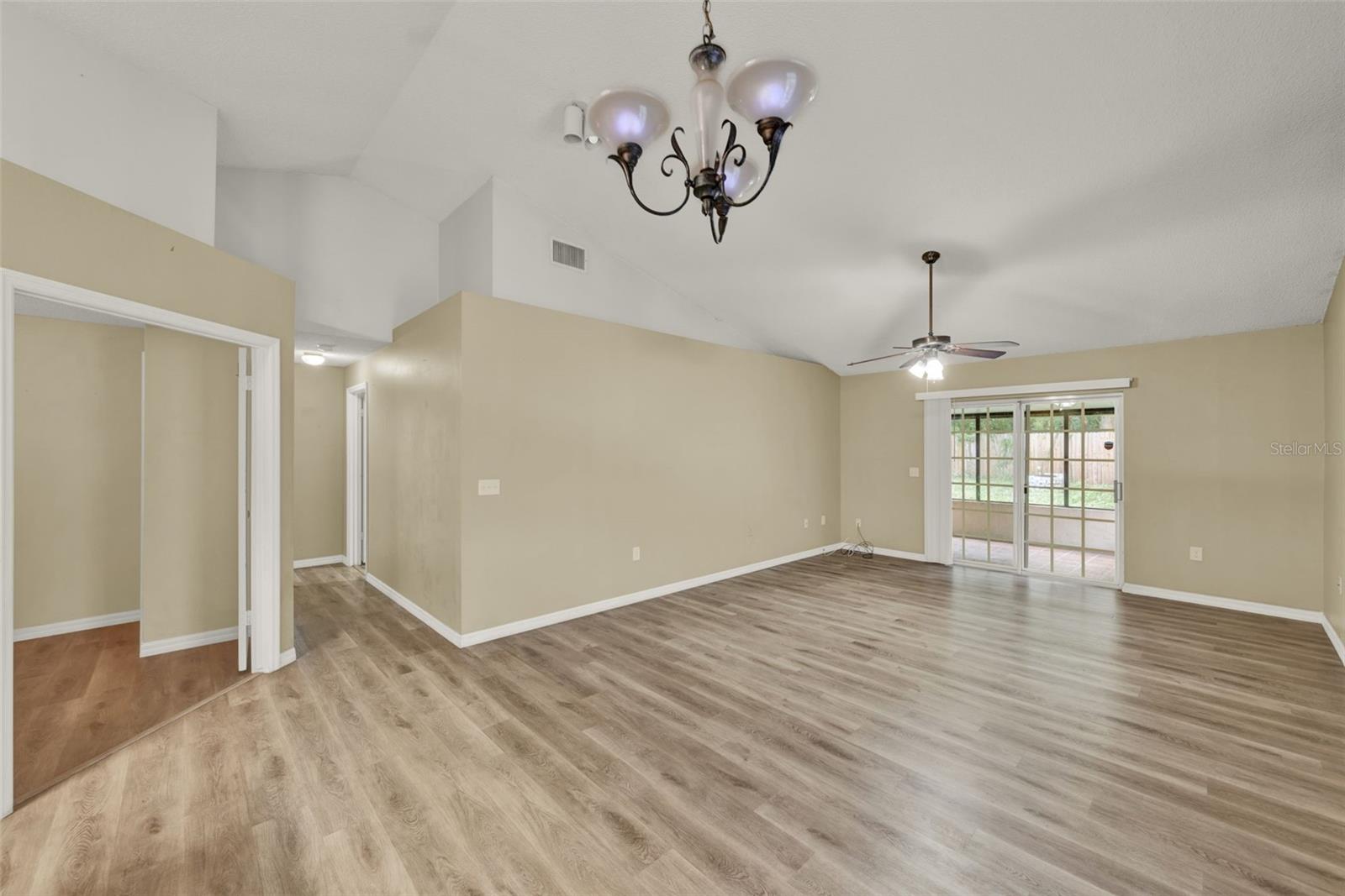 Image 4 of 18 For 5340 Old Oak Tree Drive