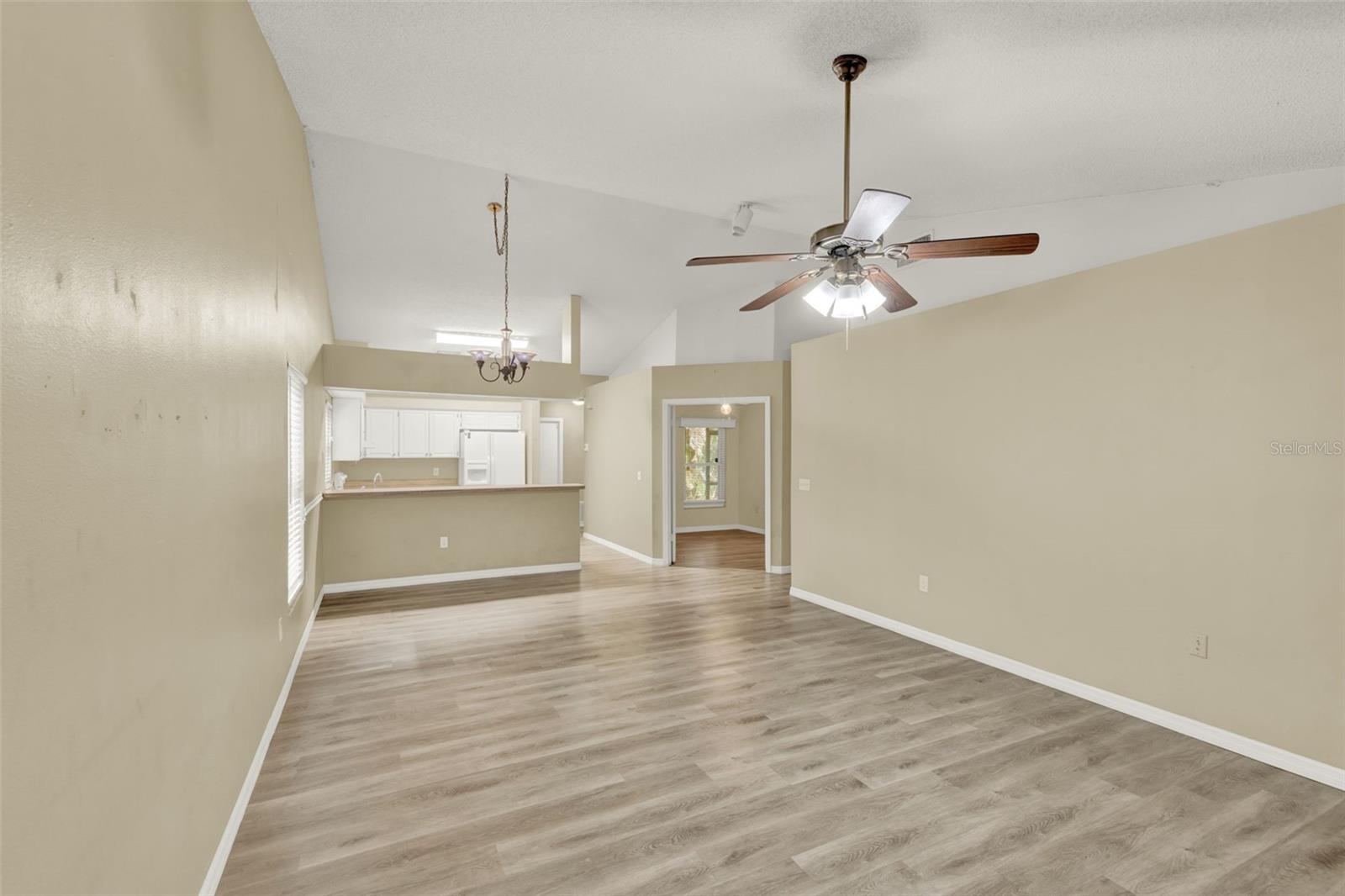 Image 6 of 18 For 5340 Old Oak Tree Drive