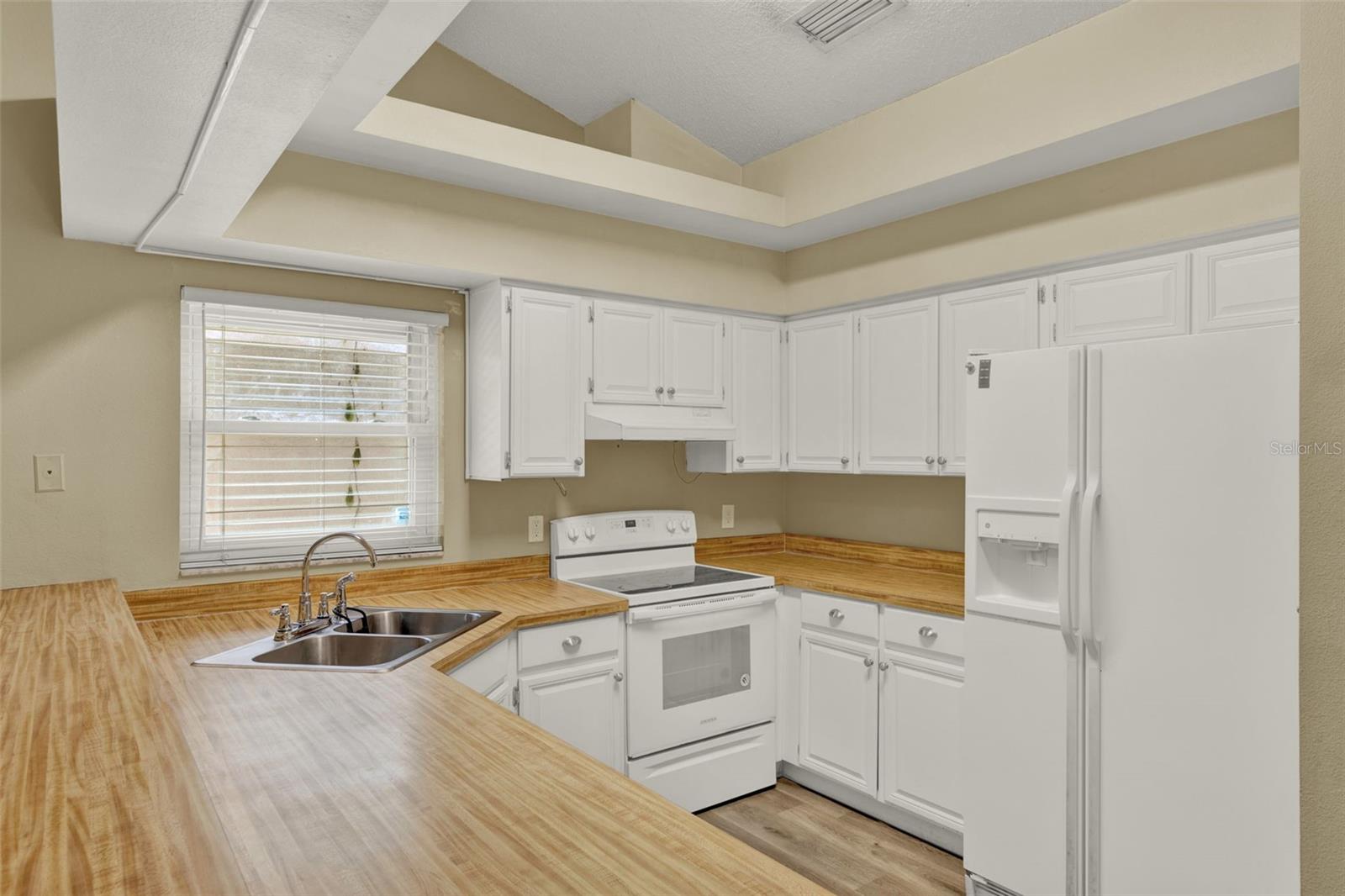 Image 8 of 18 For 5340 Old Oak Tree Drive