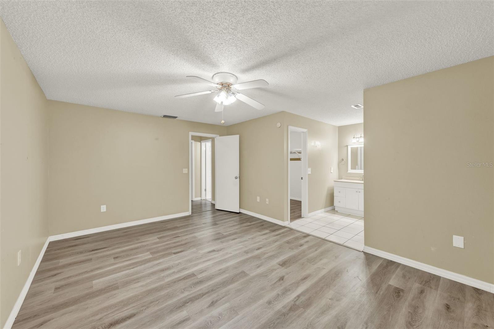 Image 9 of 18 For 5340 Old Oak Tree Drive