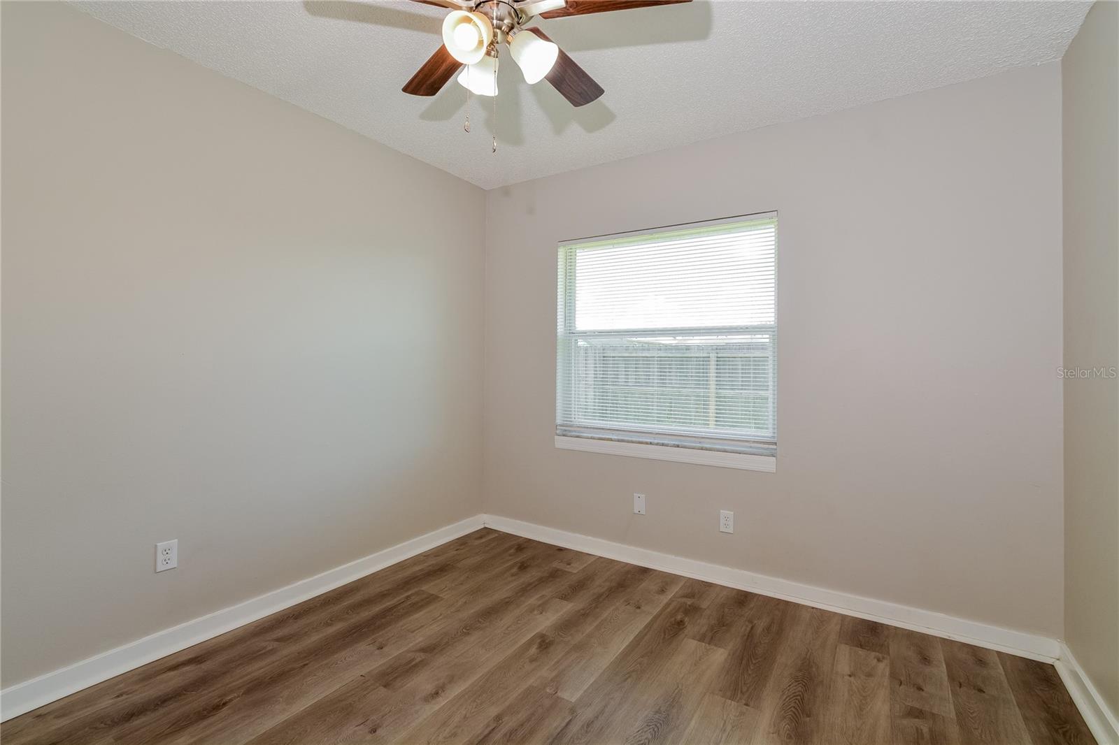 Image 11 of 16 For 956 Sunshine Way Sw