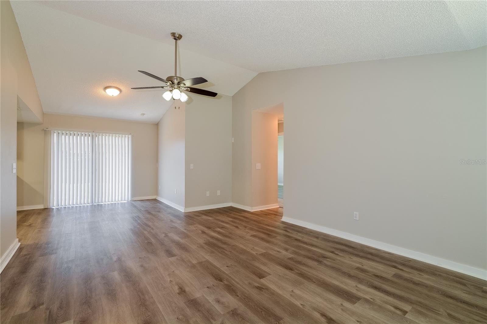 Image 3 of 16 For 956 Sunshine Way Sw