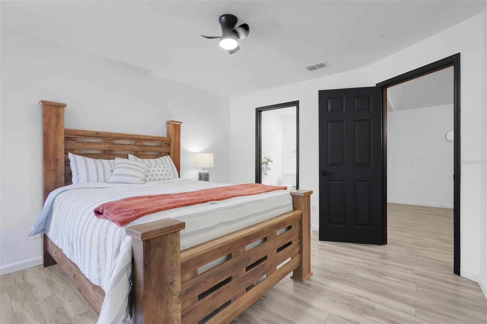 Image 13 of 36 For 7605 Pissarro Drive 13207