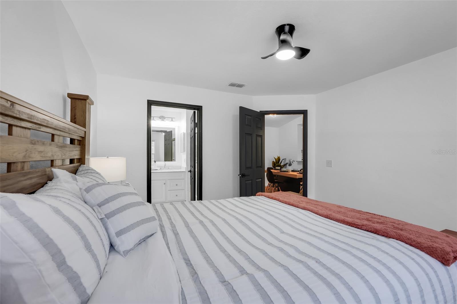 Image 15 of 36 For 7605 Pissarro Drive 13207