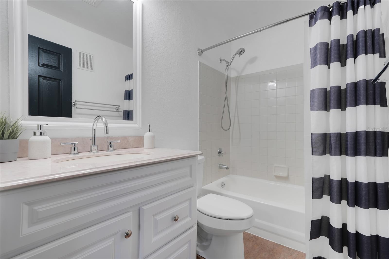 Image 21 of 36 For 7605 Pissarro Drive 13207