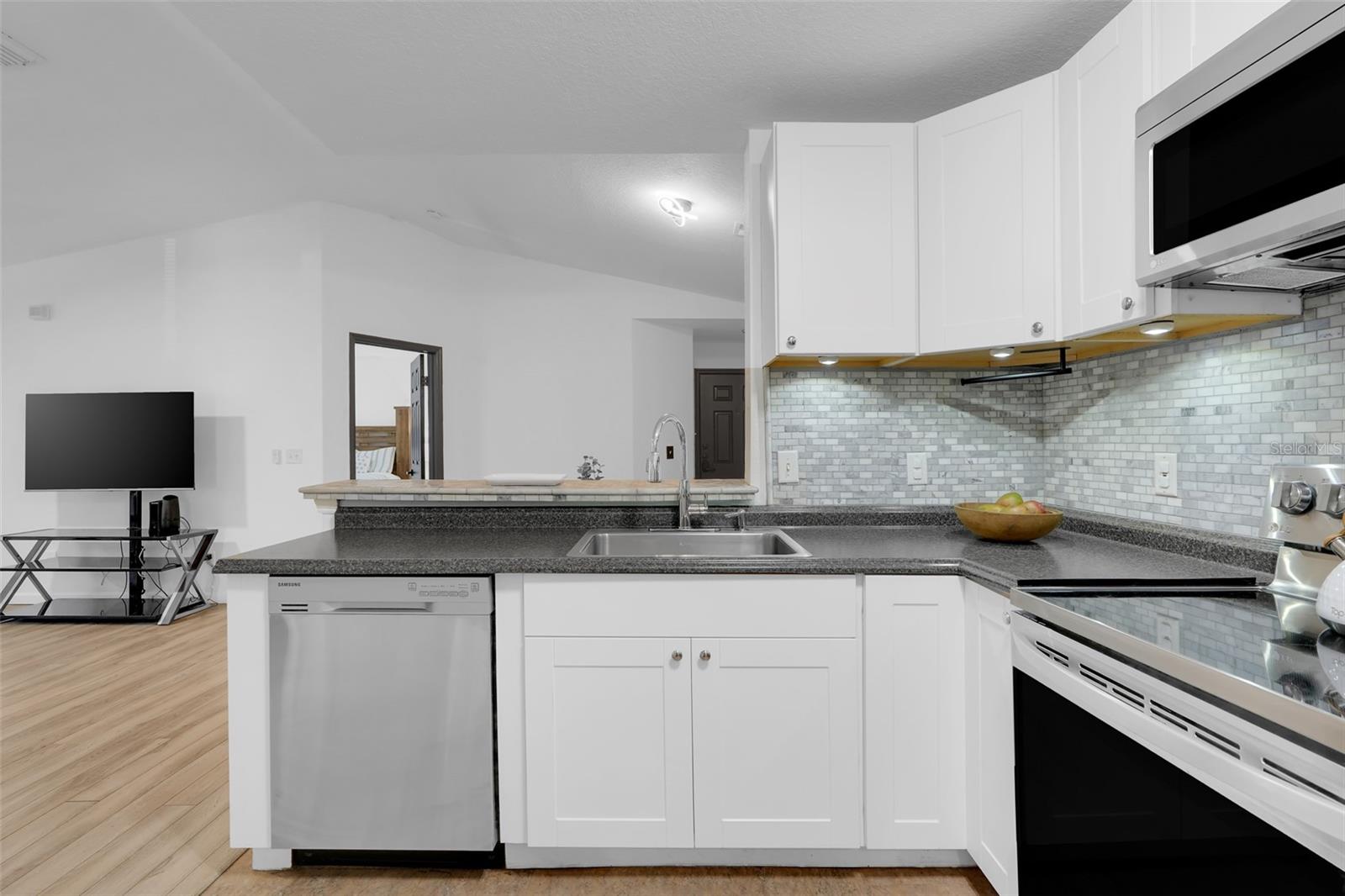 Image 6 of 36 For 7605 Pissarro Drive 13207