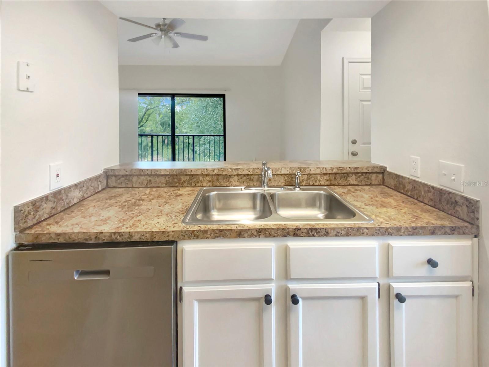 Image 10 of 22 For 232 Riverbend Drive 201