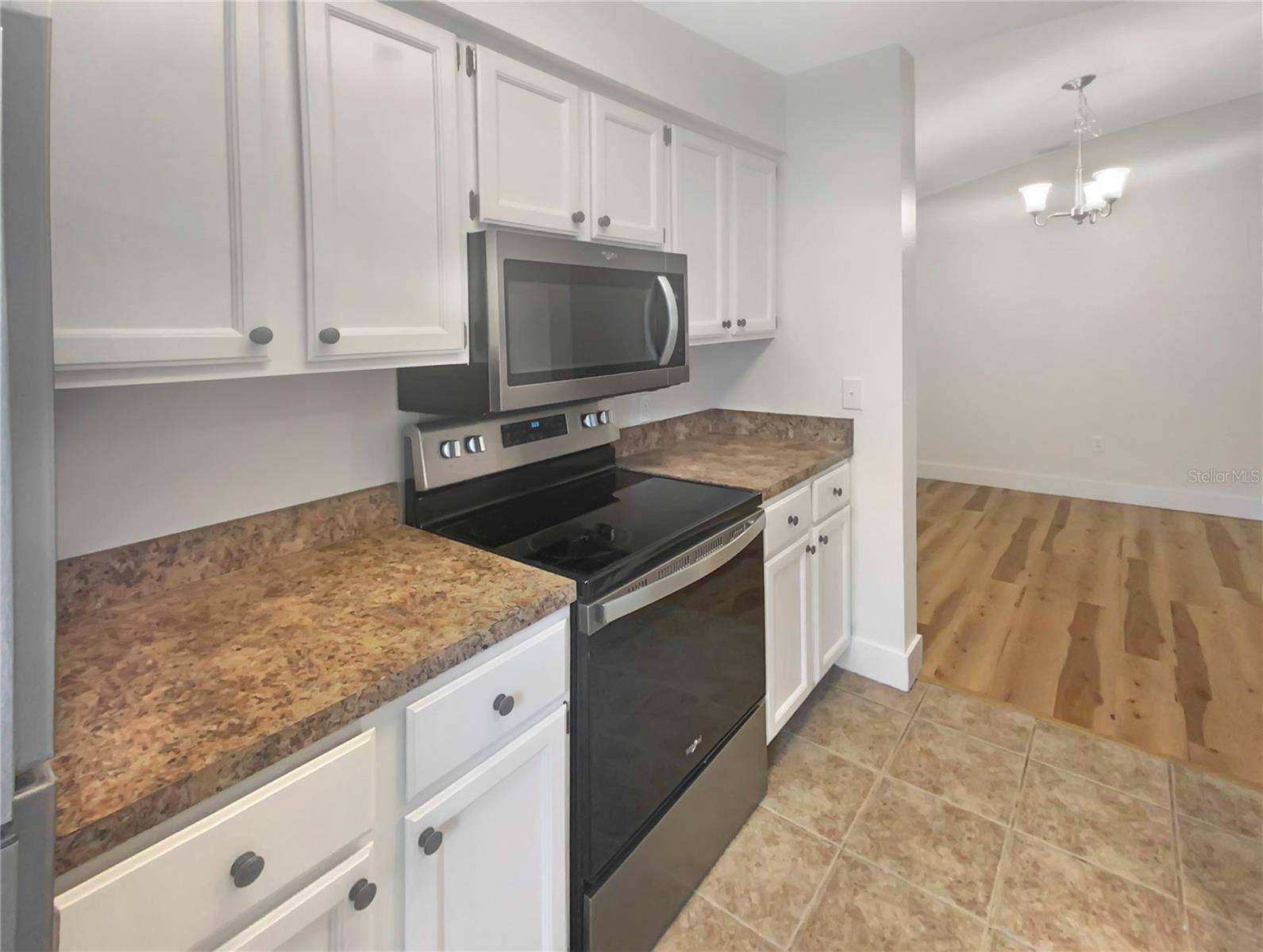 Image 11 of 22 For 232 Riverbend Drive 201