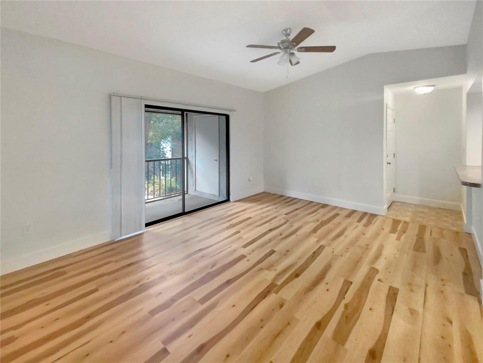 Image 4 of 22 For 232 Riverbend Drive 201