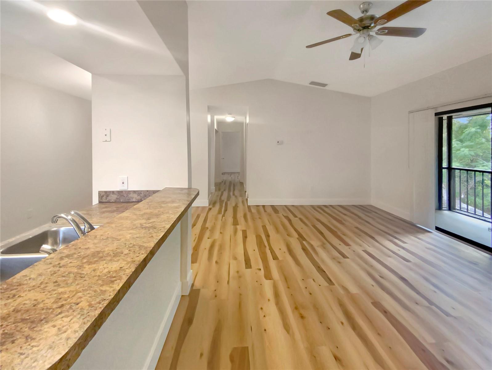 Image 7 of 22 For 232 Riverbend Drive 201