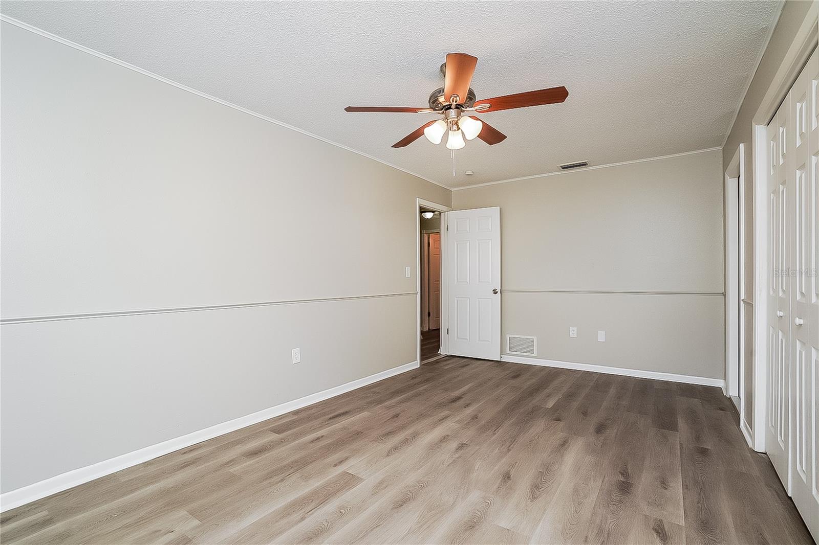 Image 11 of 16 For 3 Bay Hill Court