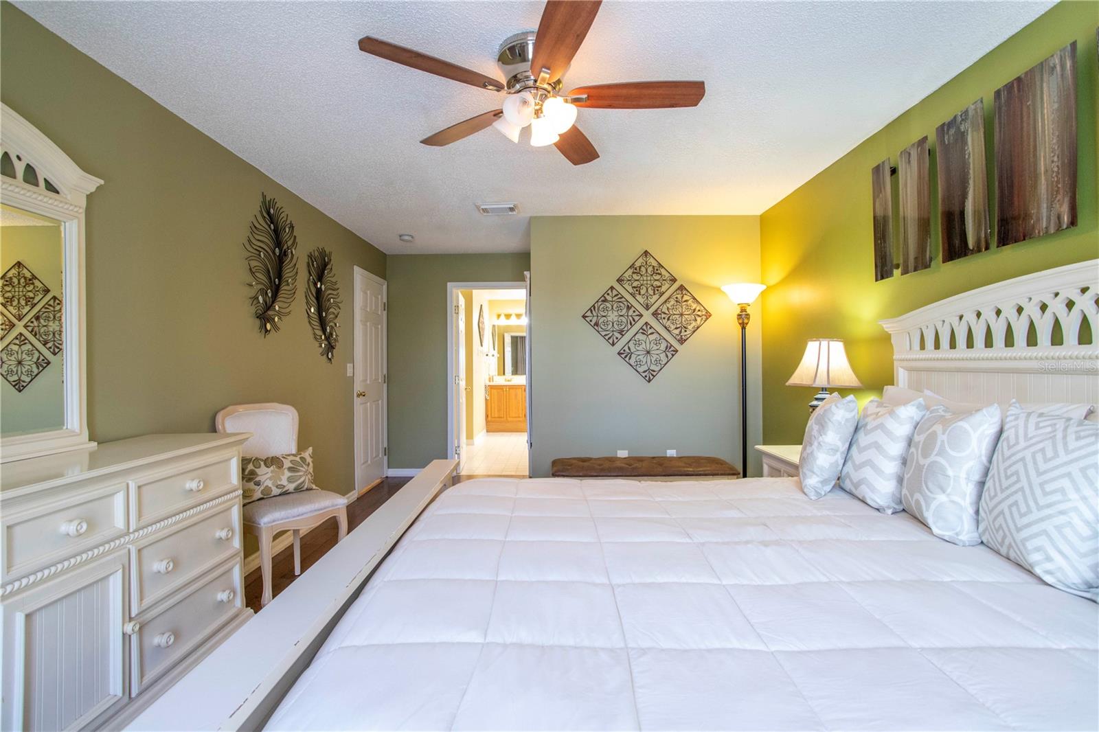 Image 21 of 45 For 8051 White Crane Court