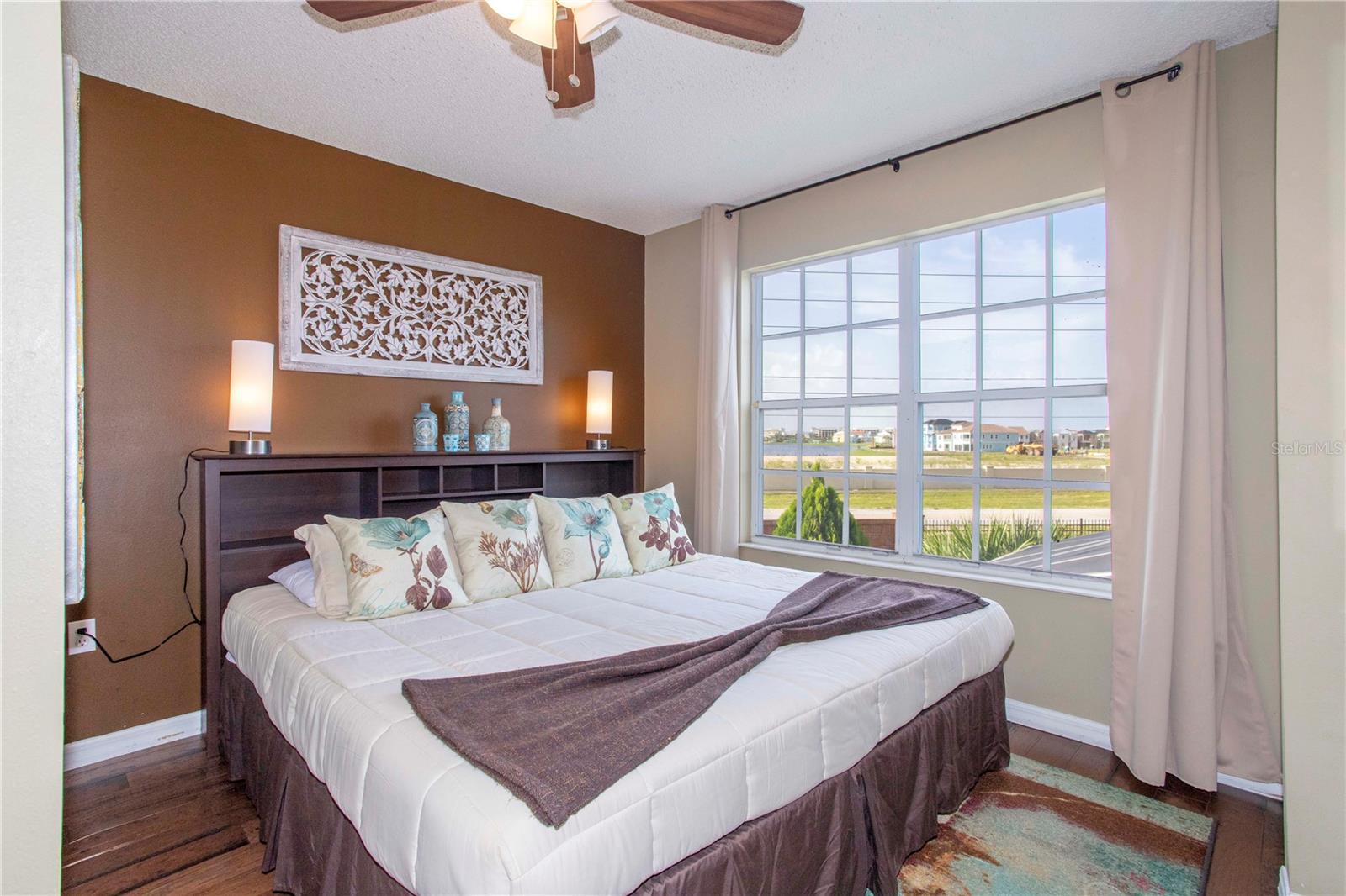 Image 32 of 45 For 8051 White Crane Court