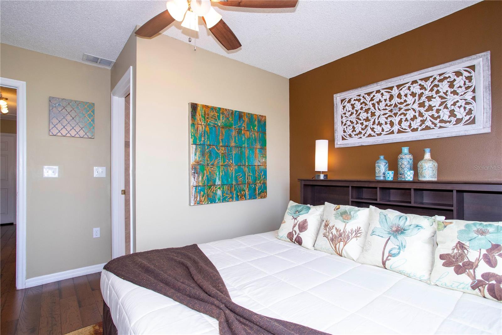 Image 33 of 45 For 8051 White Crane Court