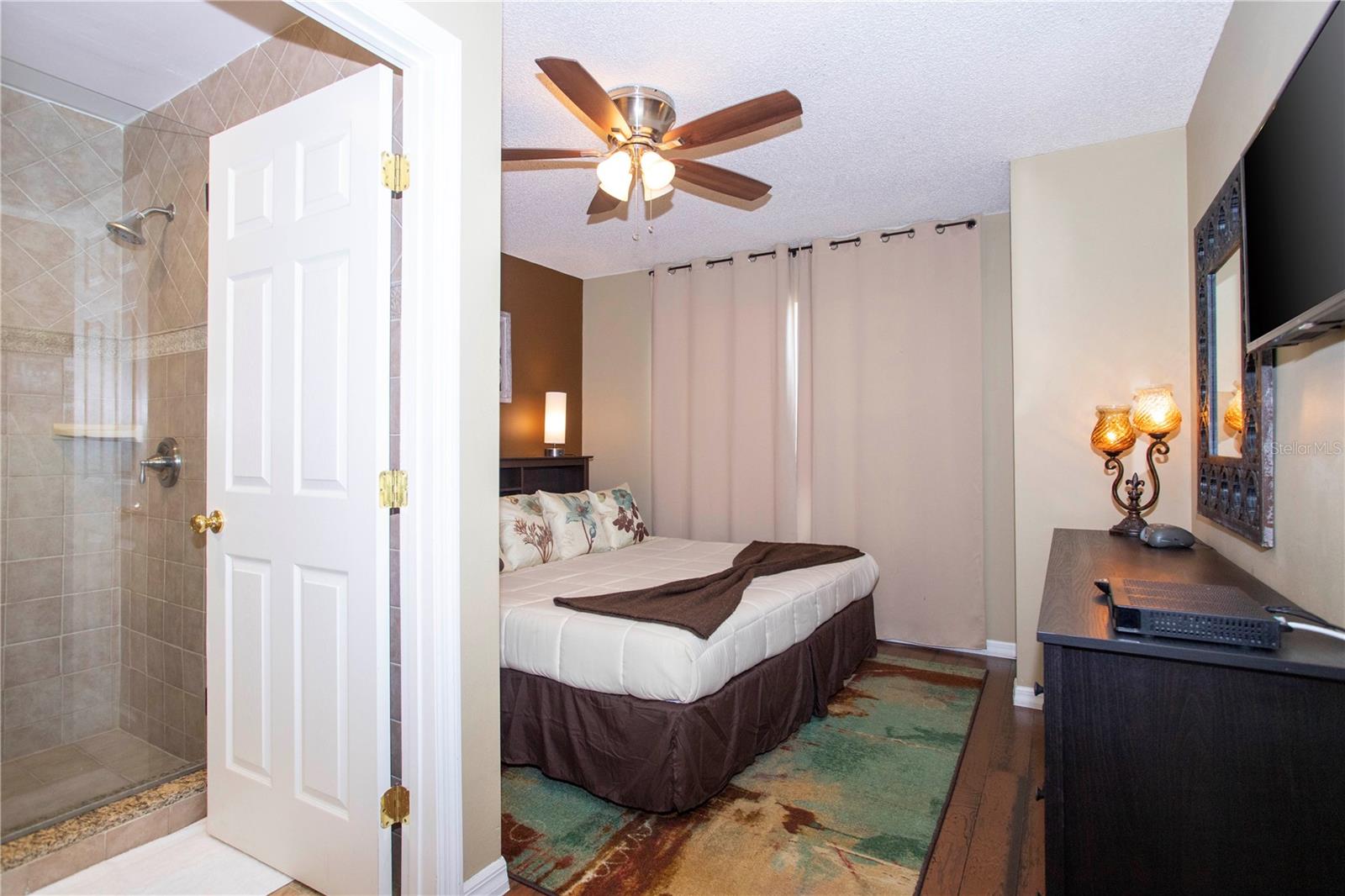 Image 36 of 45 For 8051 White Crane Court