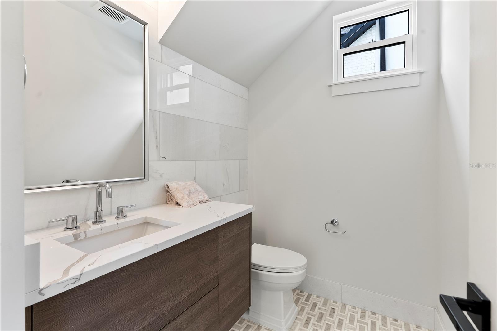 Image 12 of 50 For 2509 Raehn Street
