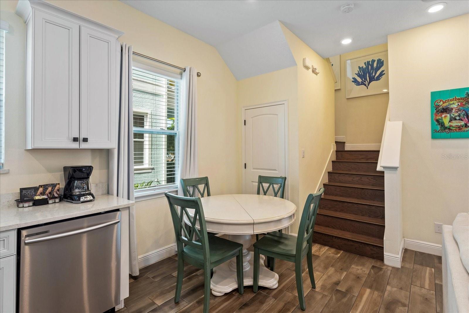 Image 14 of 24 For 8063 Knee Deep Road