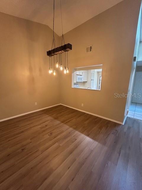 Image 3 of 21 For 564 Albany Place
