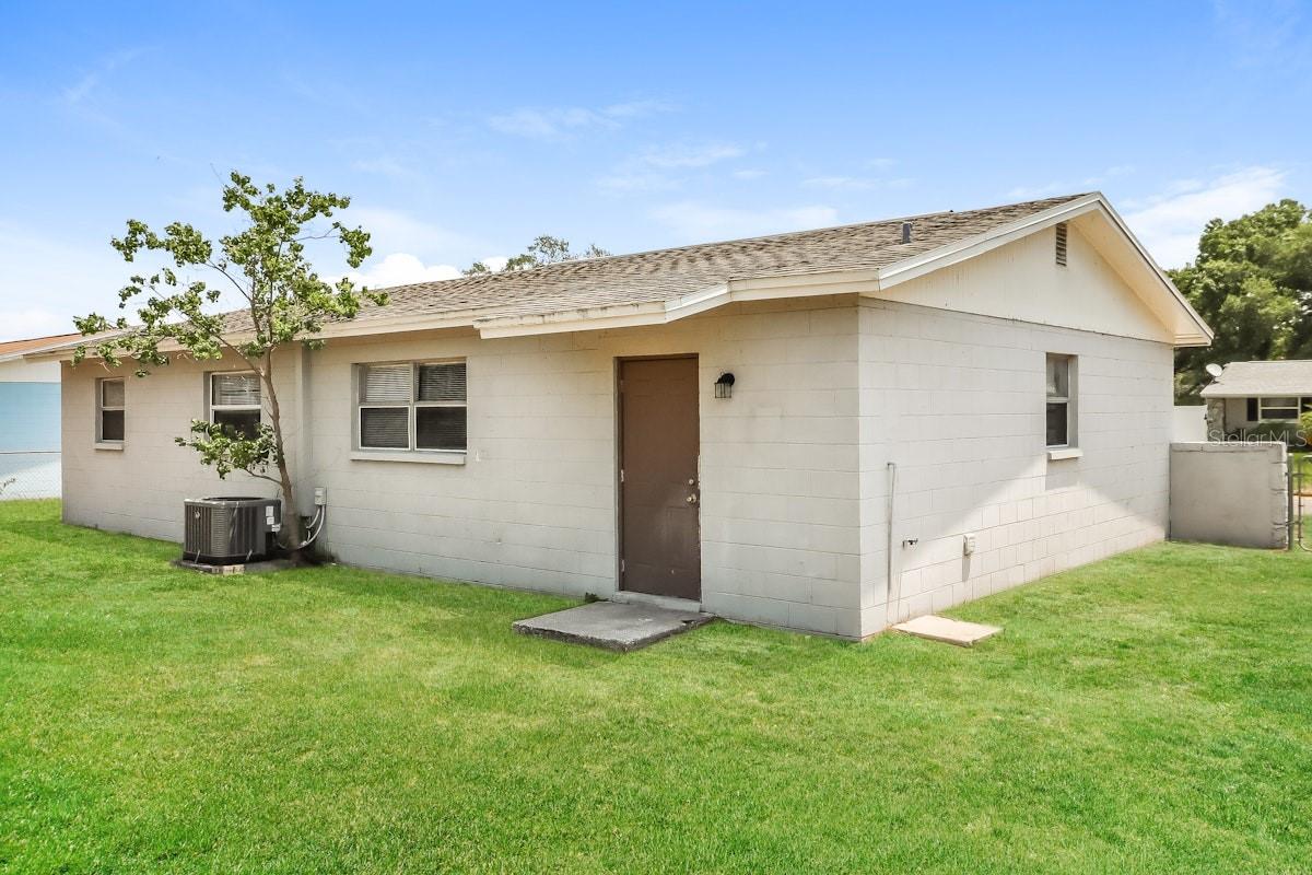 Image 16 of 17 For 8516 Gold Ridge Circle