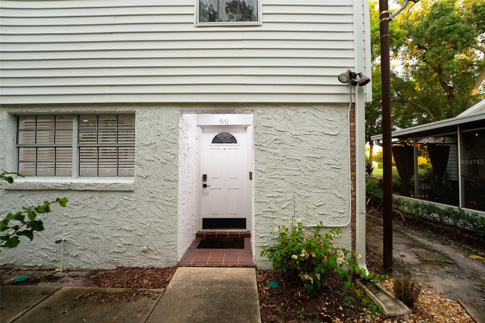 Image 3 of 42 For 496 Par Street 4