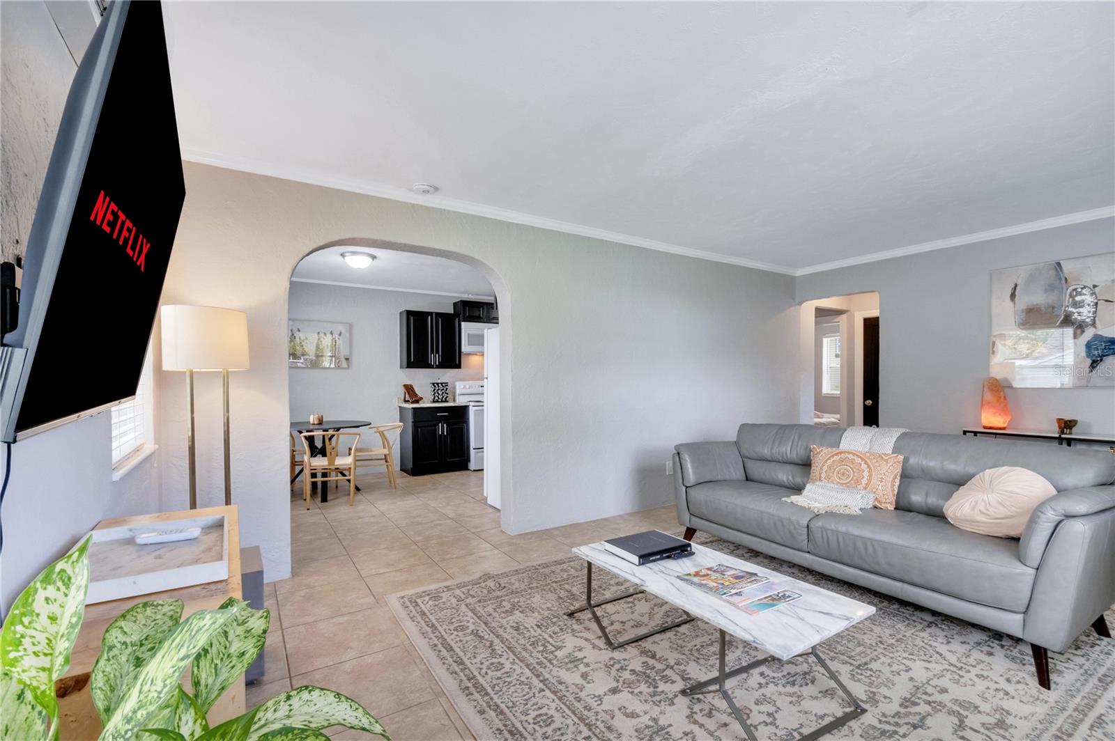 Image 5 of 22 For 415 Hyer Avenue A
