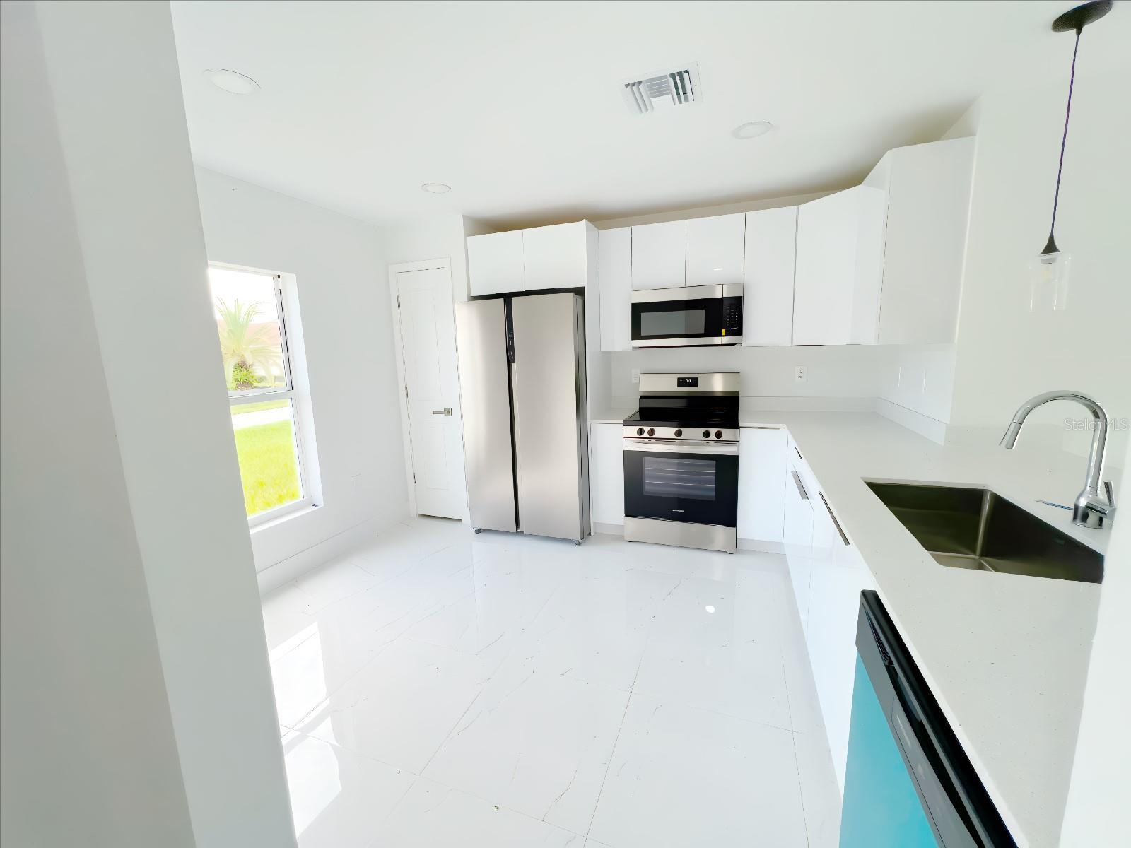 Image 4 of 14 For 2709 13th Street Sw