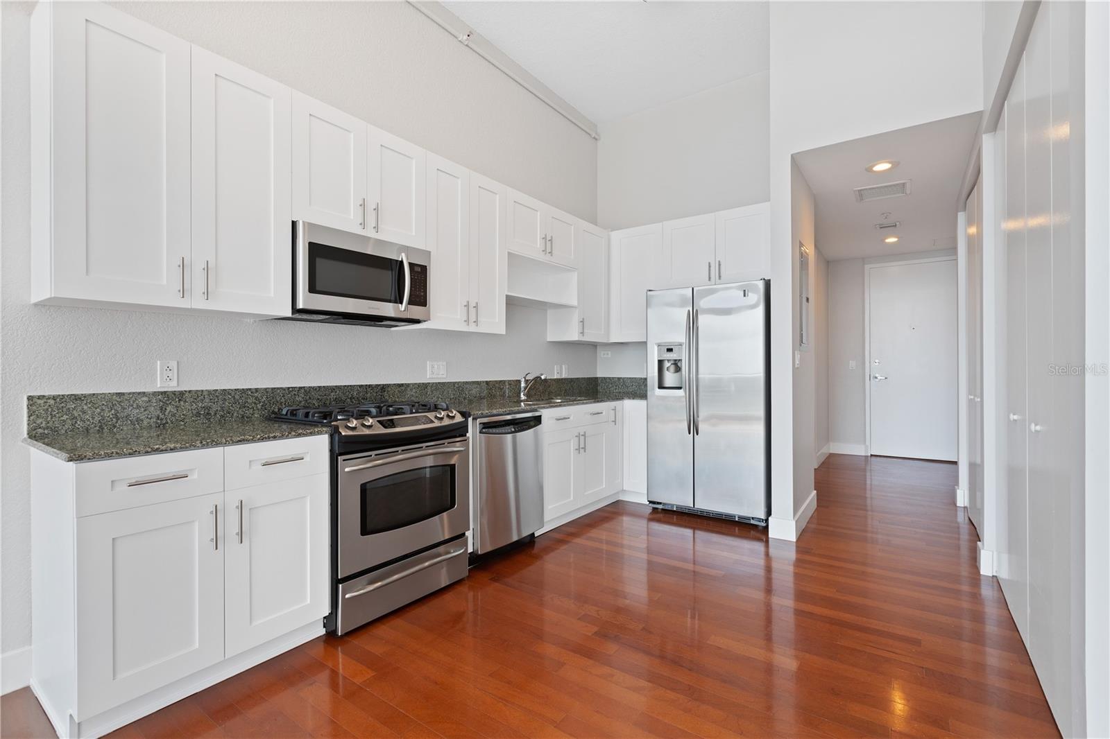 Image 13 of 35 For 150 Robinson Street 615