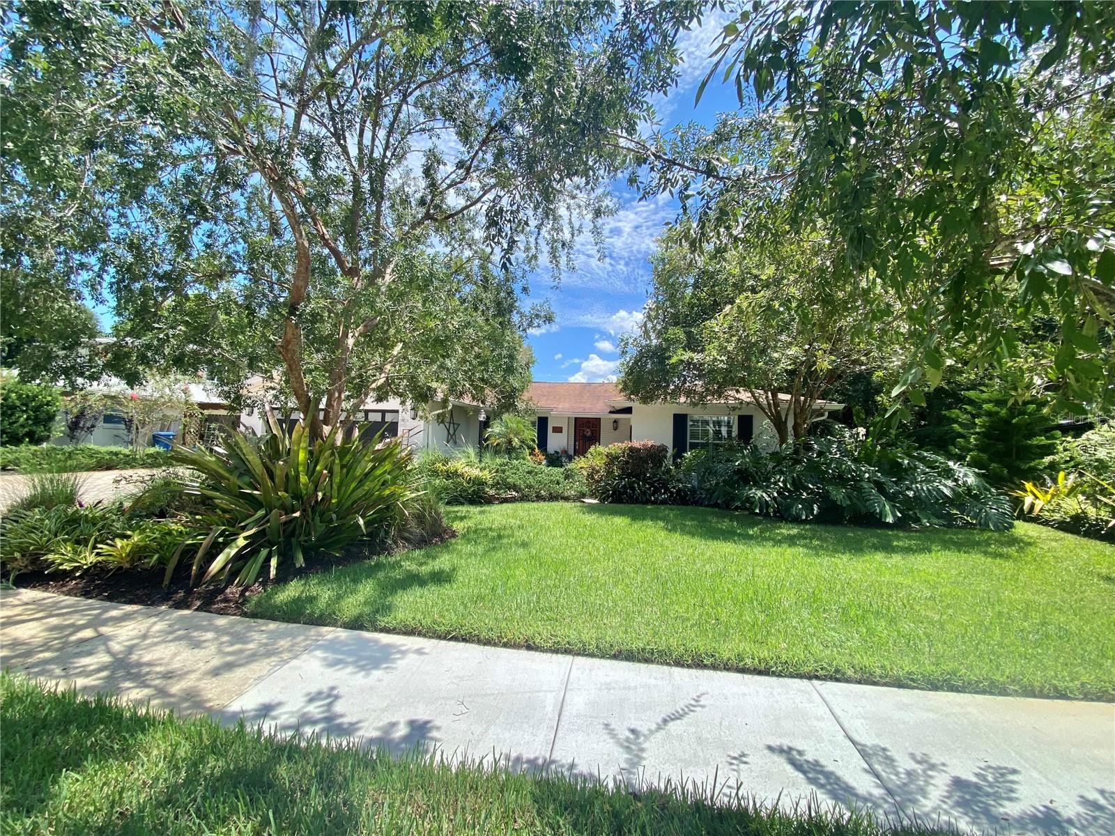 Image 3 of 100 For 1023 Princess Gate Boulevard
