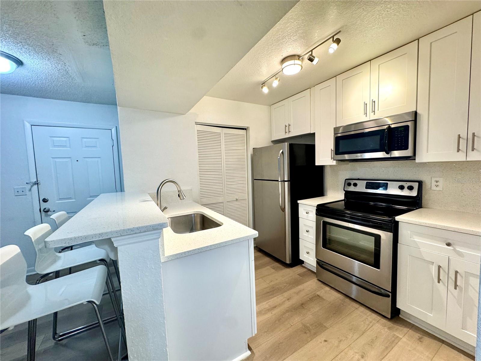 Image 4 of 16 For 11532 Westwood Boulevard 613