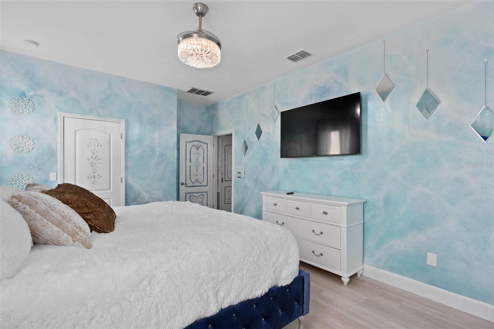 Image 17 of 61 For 1403 Moon Valley Drive