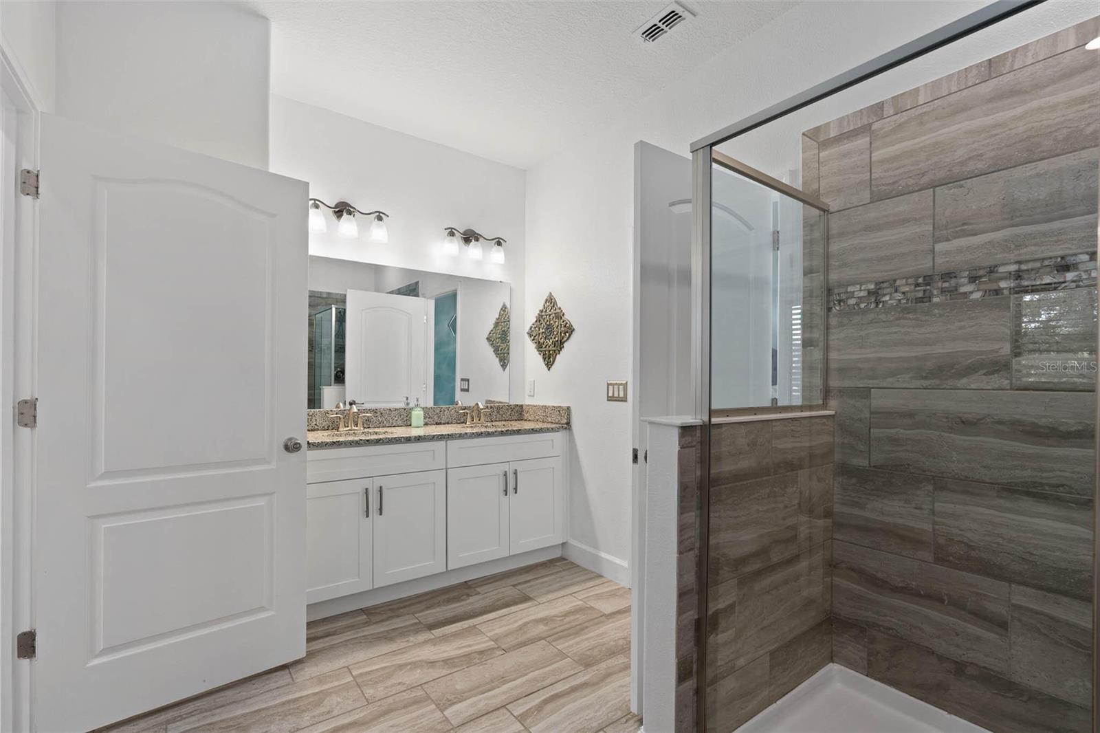 Image 19 of 61 For 1403 Moon Valley Drive