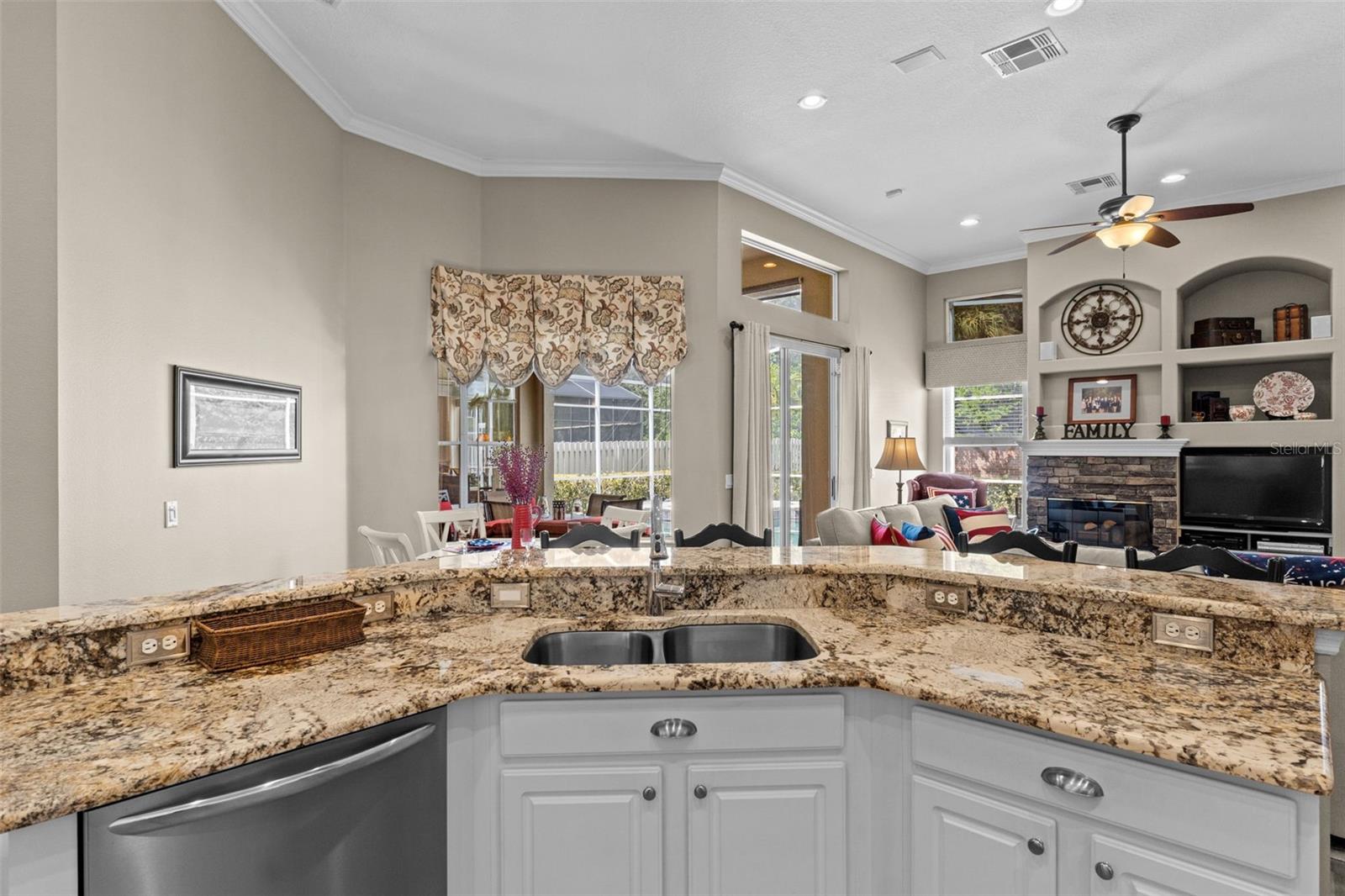 Image 33 of 86 For 13016 Islamorada Drive