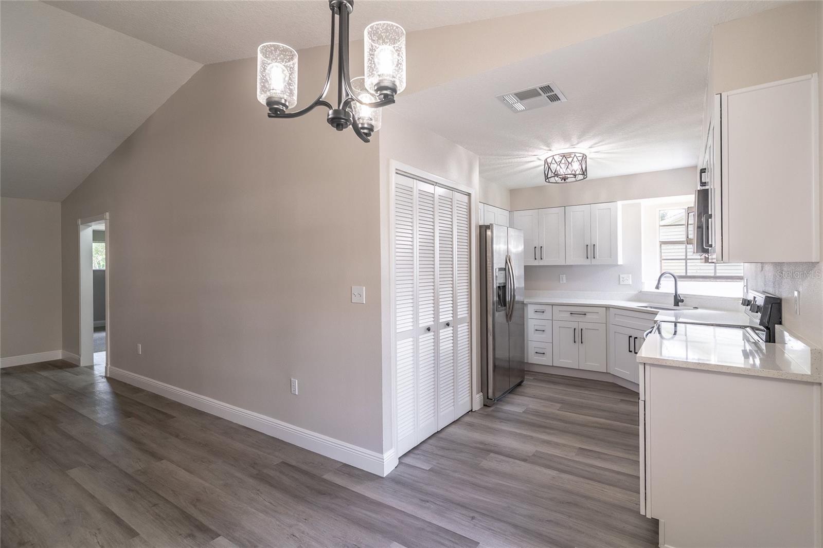 Image 4 of 40 For 4225 Vista Court