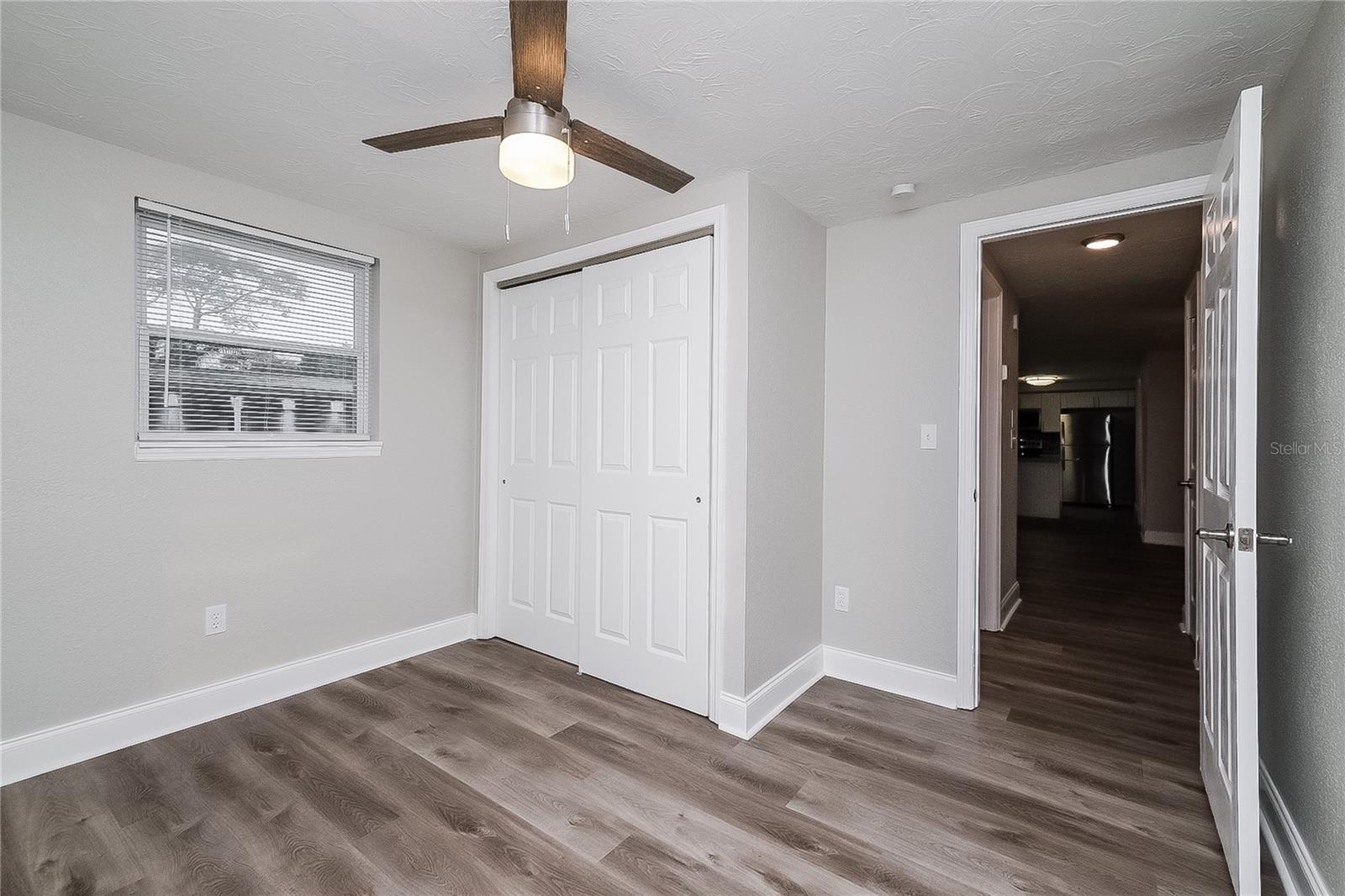 Listing photo id 11 for 6040 7th Avenue