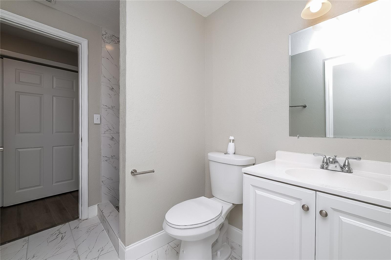Listing photo id 7 for 6040 7th Avenue