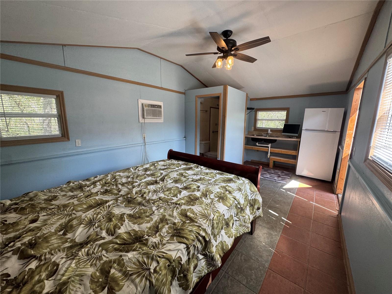 Image 9 of 30 For 7095 South Street