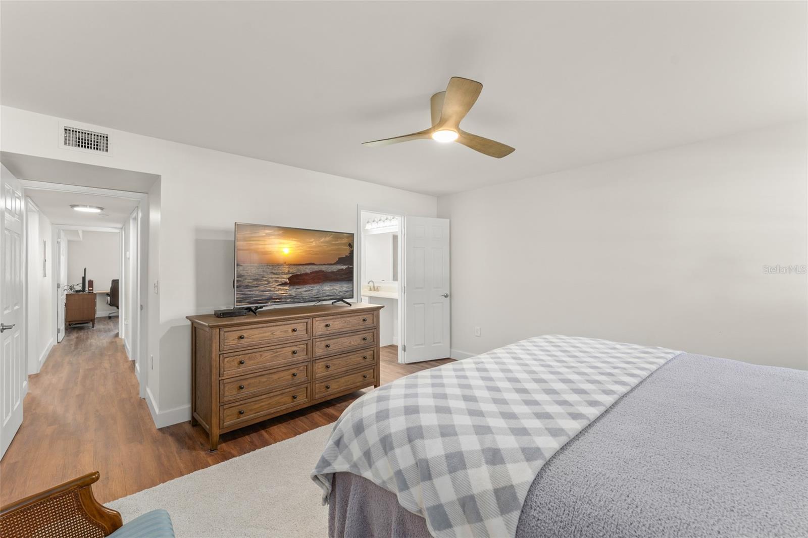Image 12 of 24 For 4394 Lake Underhill Road A