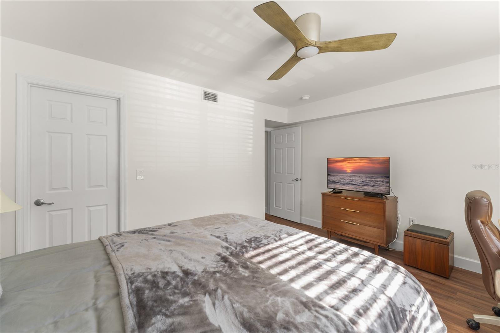 Image 17 of 24 For 4394 Lake Underhill Road A